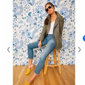 NWT Sorority Raze Adele Mid Rise Straight
J BRAND 30